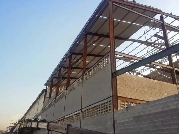Obra em estrutura metálica executada pela SAFER