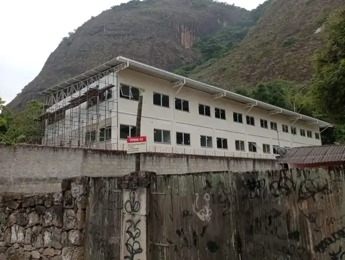 Obra em estrutura metálica executada pela SAFER